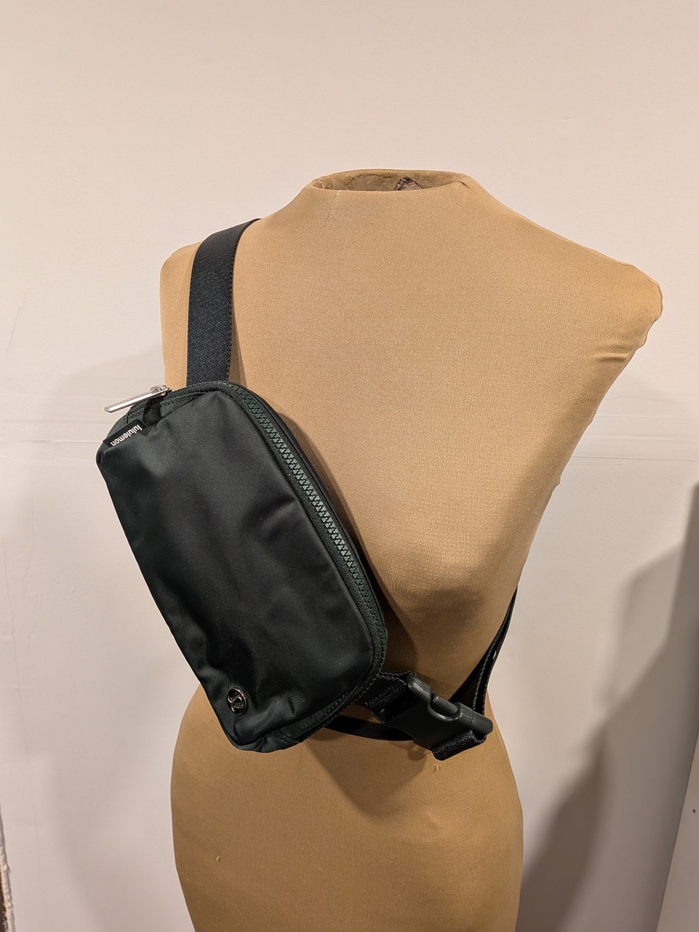 Lululemon Hunter Green Everywhere Belt Bag